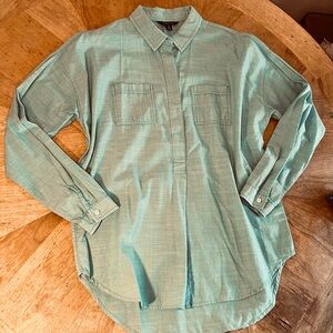 Lands' End women’s pale sage Green cotton Casual Shirt. Long sleeve Size 6-8 EUC